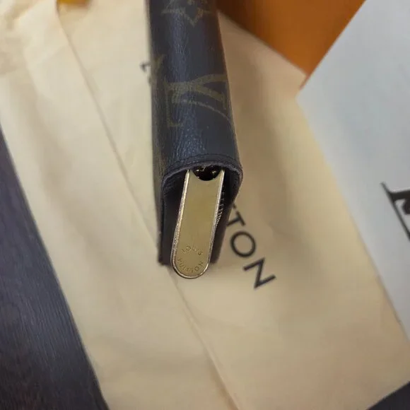 Louis Vuitton Zippy Organizer! Hard to find! 😊 - Picture 15 of 15